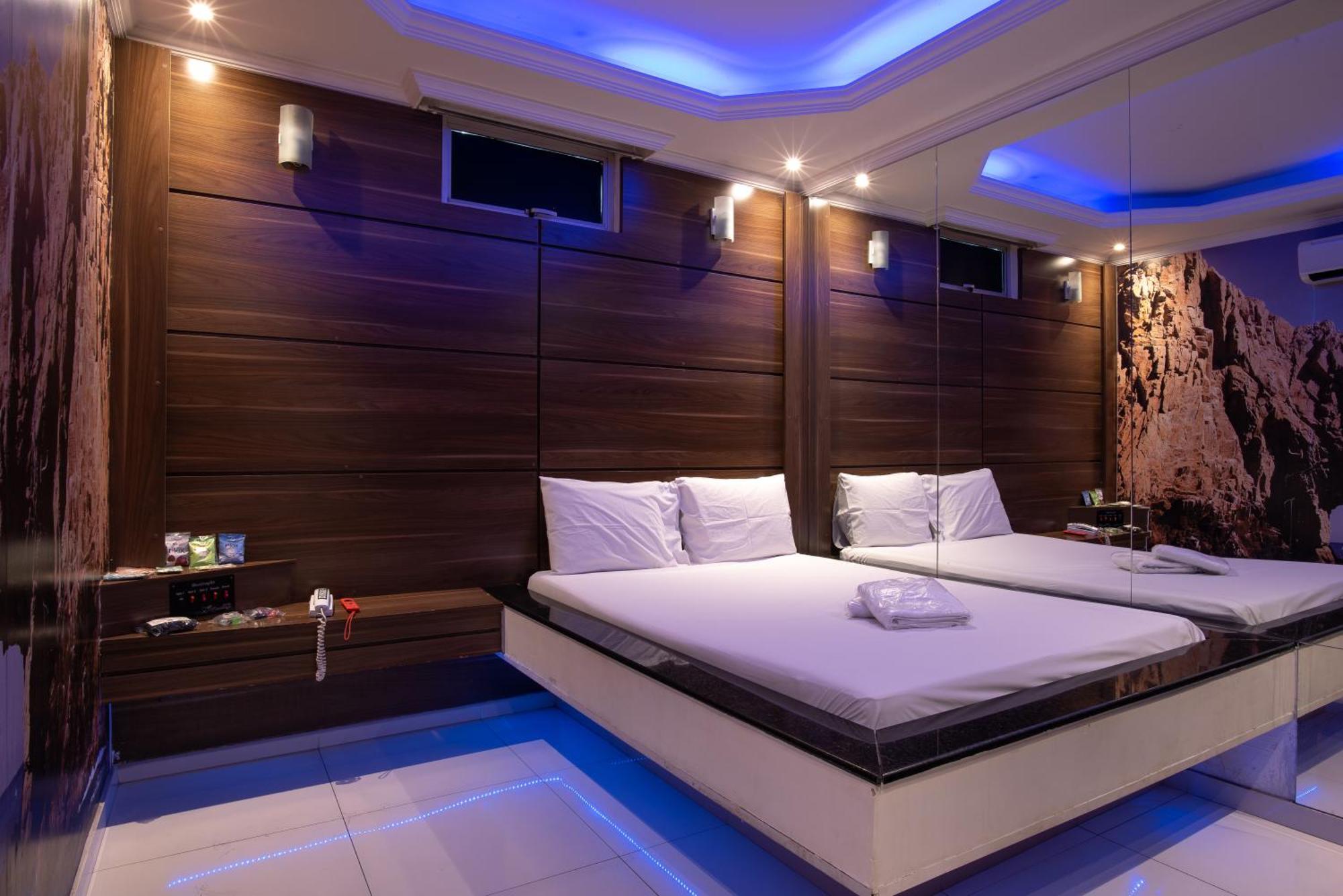 Motel Fantasy 2 (Adults Only) Contagem Exterior foto