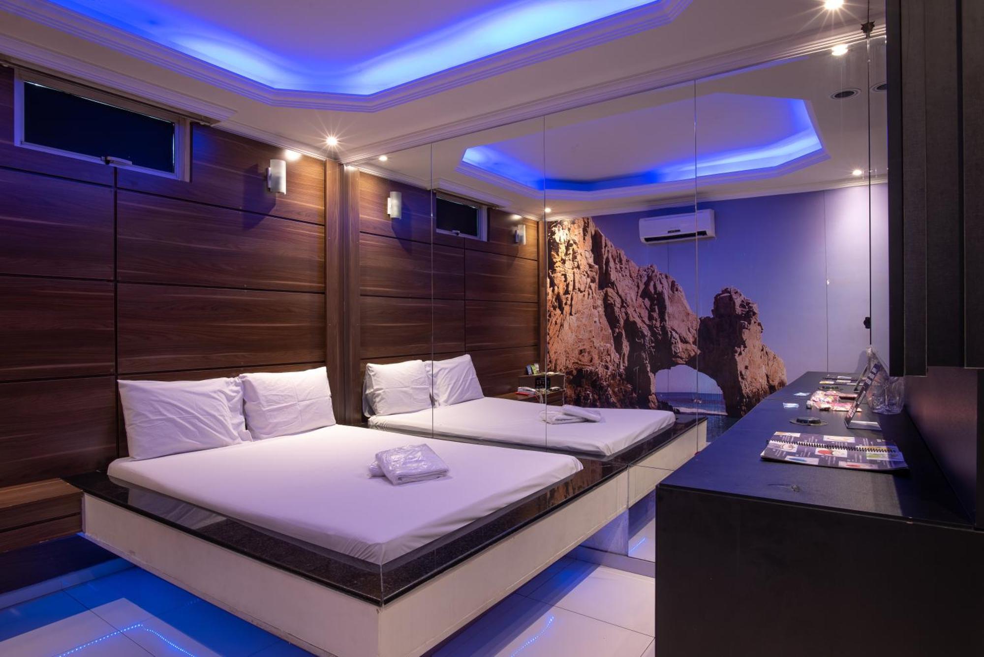 Motel Fantasy 2 (Adults Only) Contagem Exterior foto