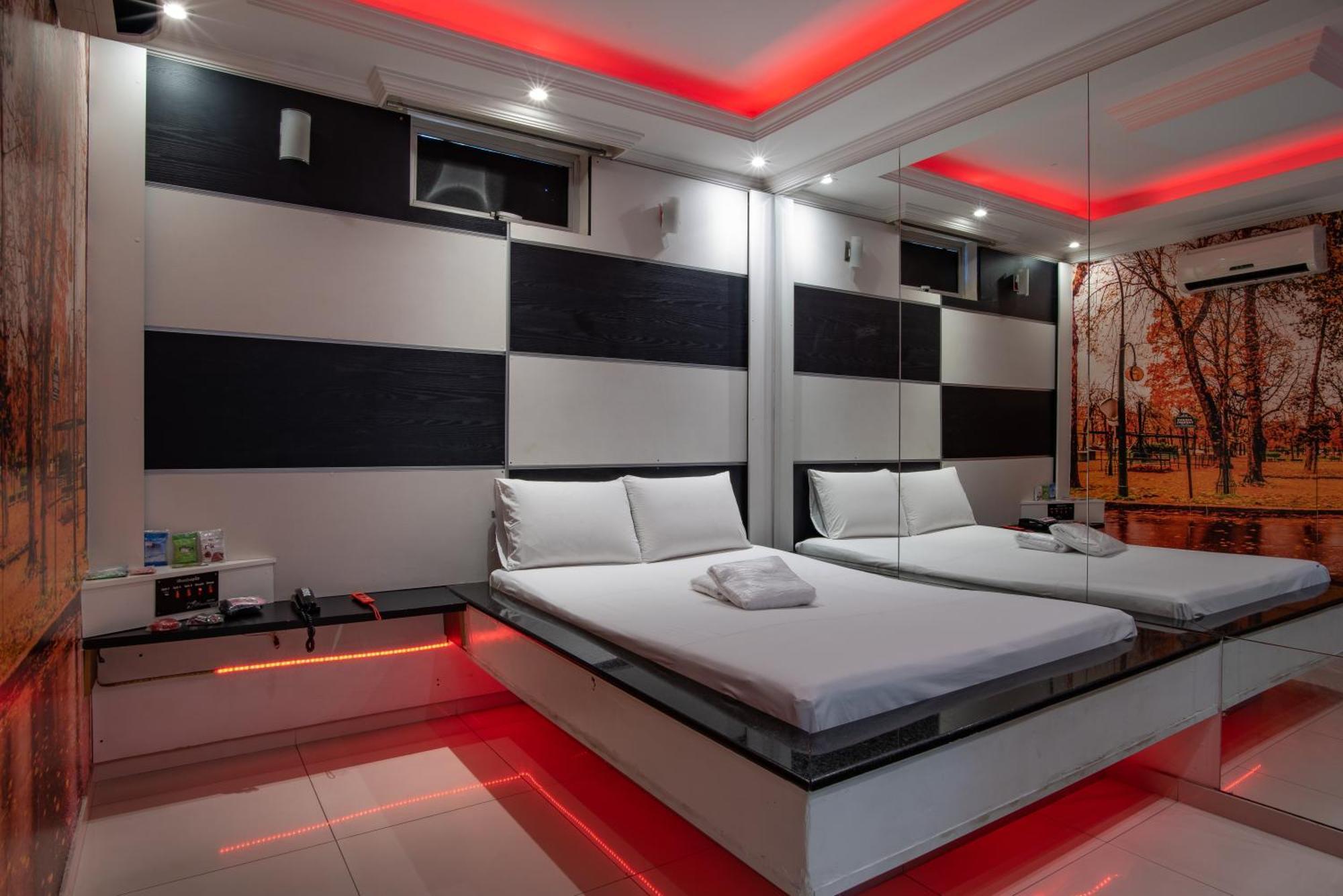 Motel Fantasy 2 (Adults Only) Contagem Exterior foto