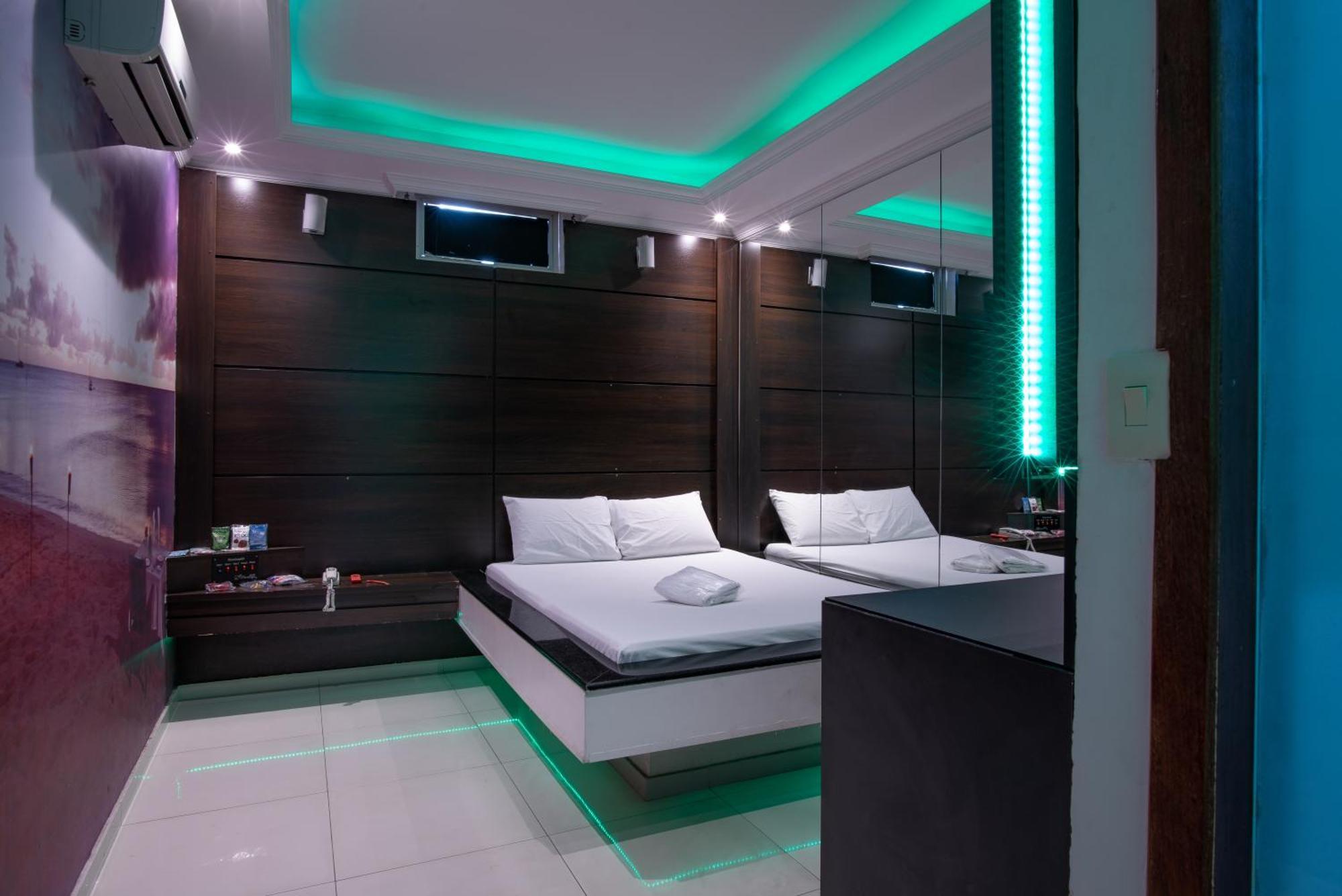 Motel Fantasy 2 (Adults Only) Contagem Exterior foto