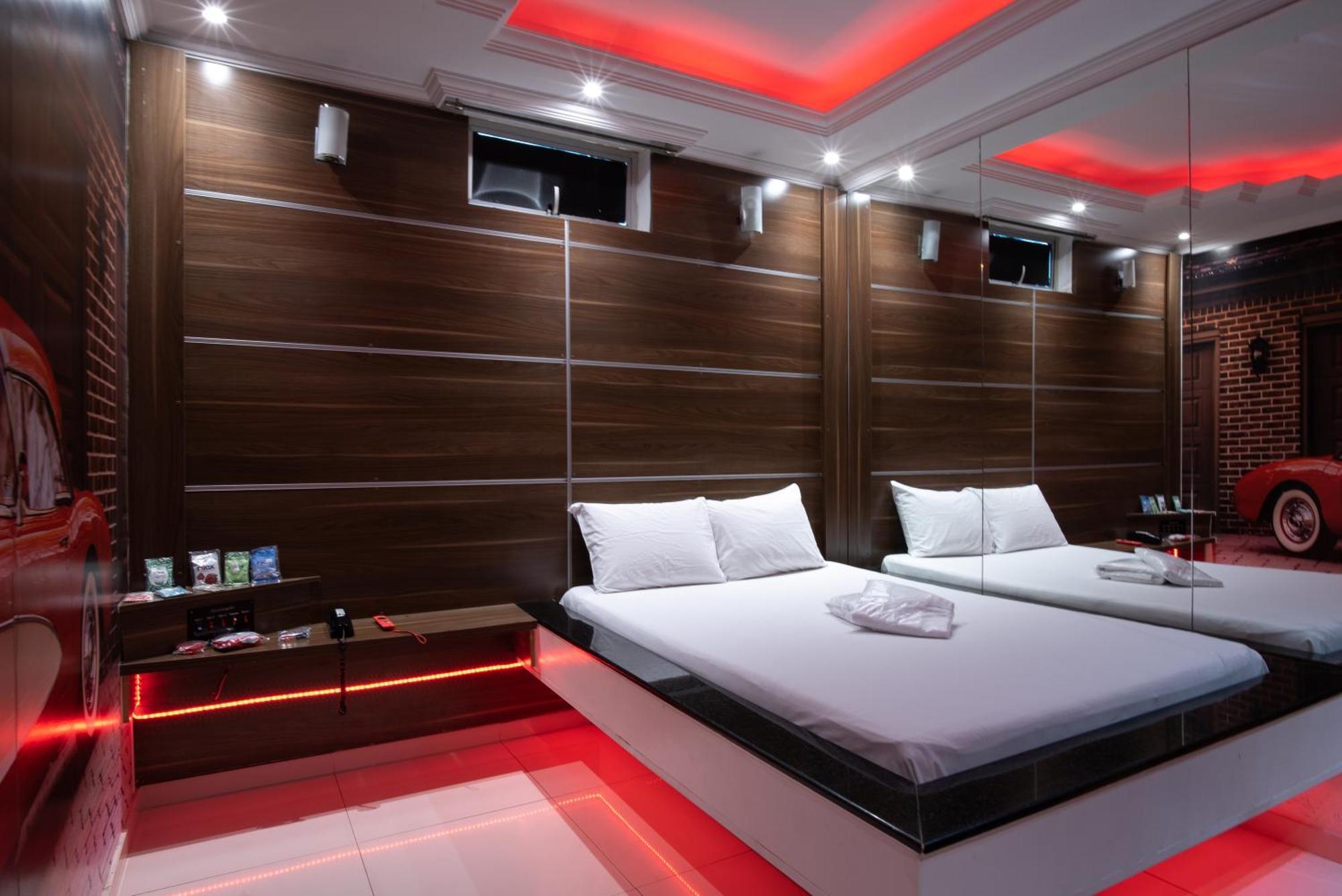 Motel Fantasy 2 (Adults Only) Contagem Exterior foto