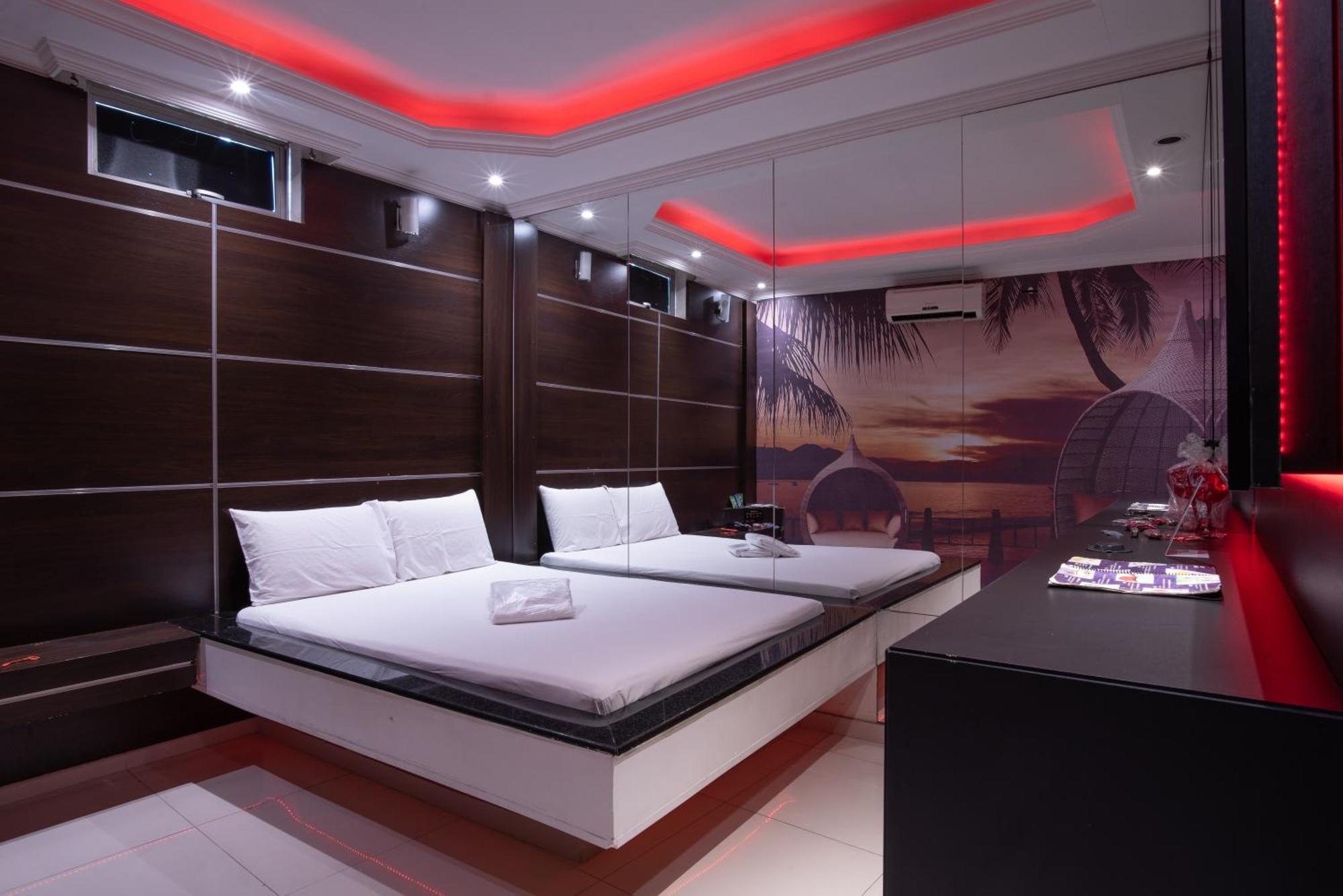 Motel Fantasy 2 (Adults Only) Contagem Exterior foto