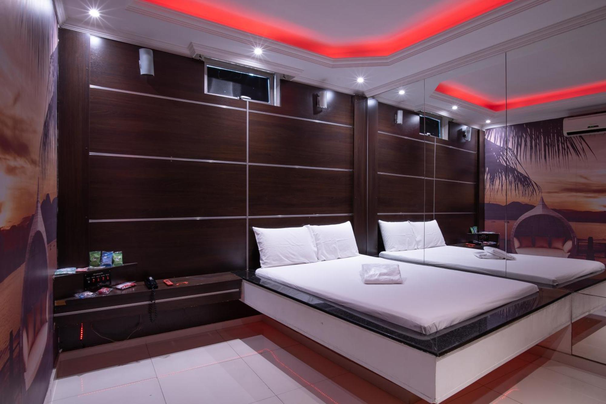 Motel Fantasy 2 (Adults Only) Contagem Exterior foto