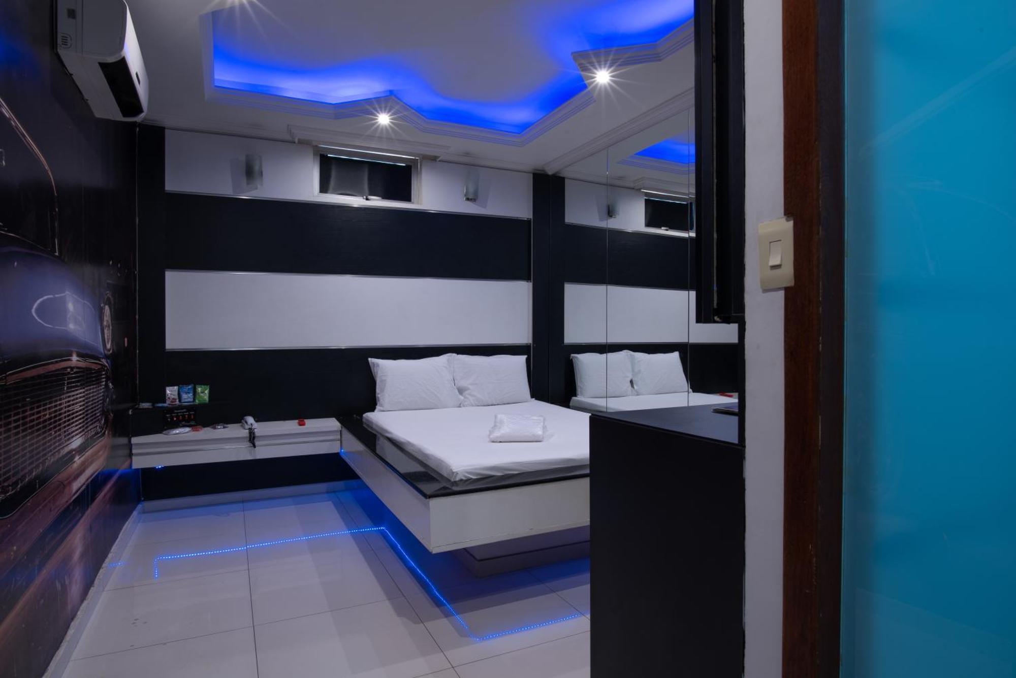 Motel Fantasy 2 (Adults Only) Contagem Exterior foto