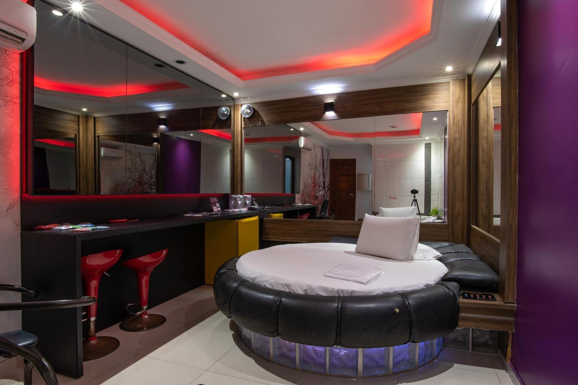 Motel Fantasy 2 (Adults Only) Contagem Exterior foto