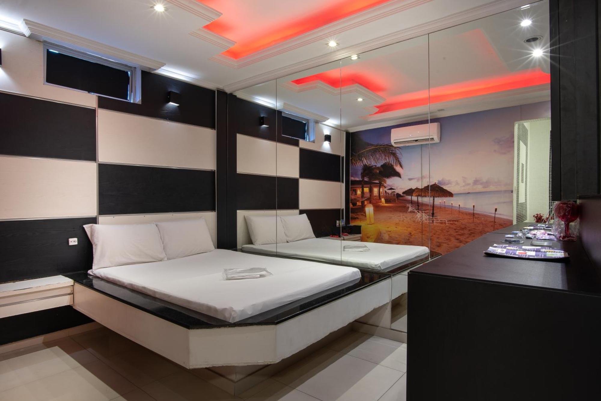 Motel Fantasy 2 (Adults Only) Contagem Exterior foto